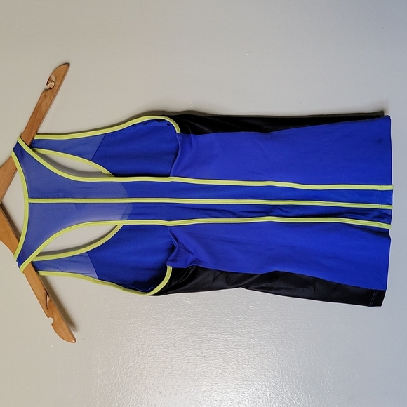 Alo Yoga Chromatic Colorblock Tank Top in Blue - Picture 5 of 5